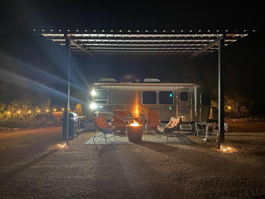 Hotel Airstream Alfresco à Fredericksburg Extérieur photo